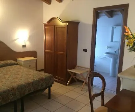Edelweiss Hotel 2*